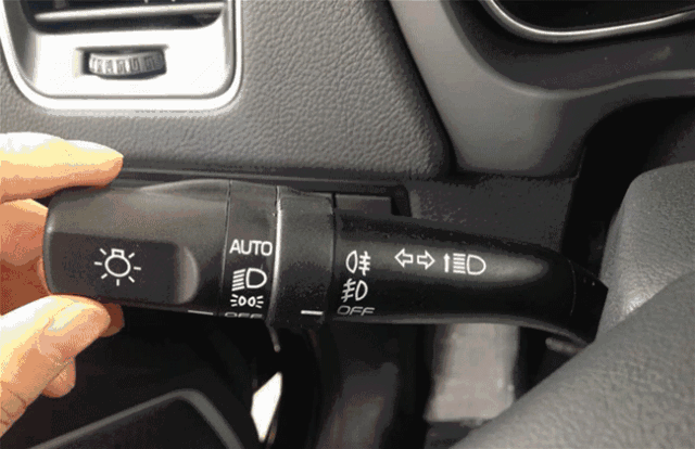 雪地行車(chē)安全技巧_出行提示_降雪天氣開(kāi)車(chē)注意事項(xiàng)