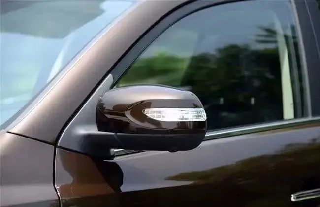 出行提示_大風天氣安全駕車_緊閉車門防風沙