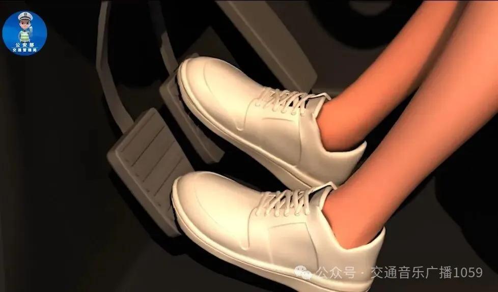 出行提示_冬季雨雪道路交通安全注意事項(xiàng)_雪天安全行車(chē)技巧