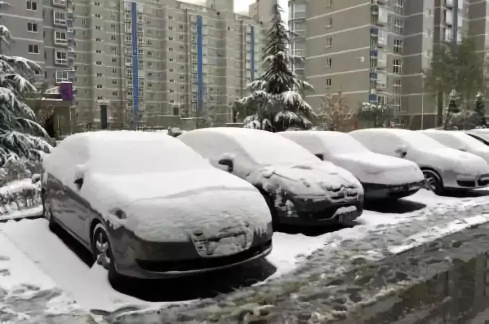出行提示_降雪天氣開車注意事項_雪地胎使用方法